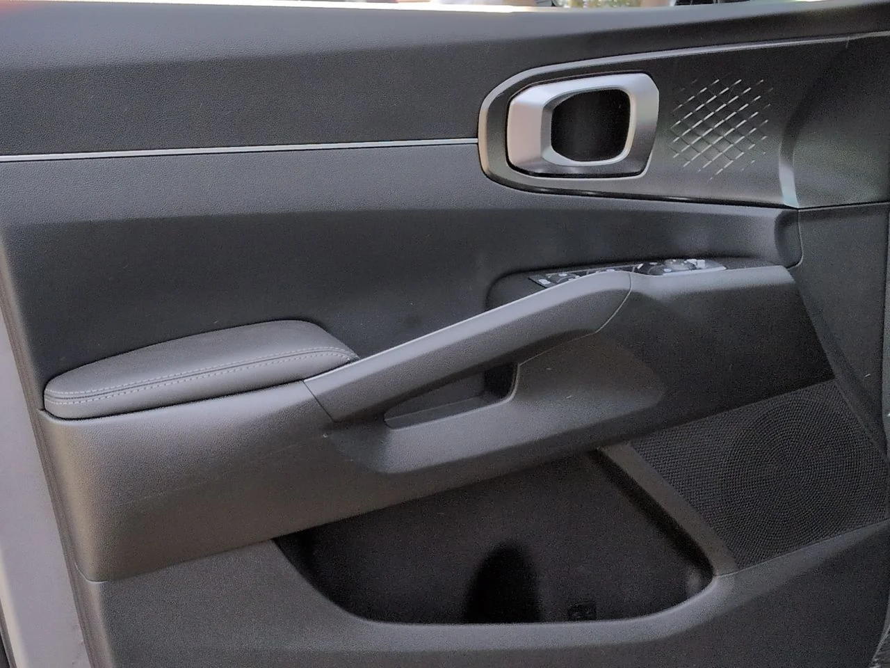 New 2026 Steel Gray Kia EX image 23