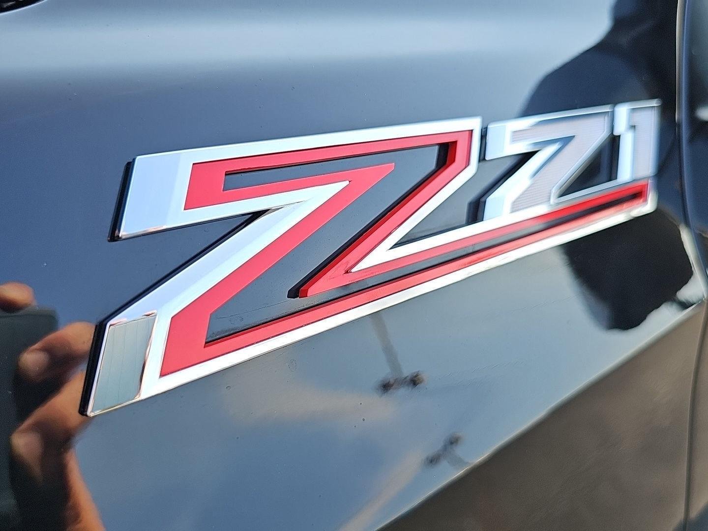 Used 2025 Black Chevrolet Z71 image 33