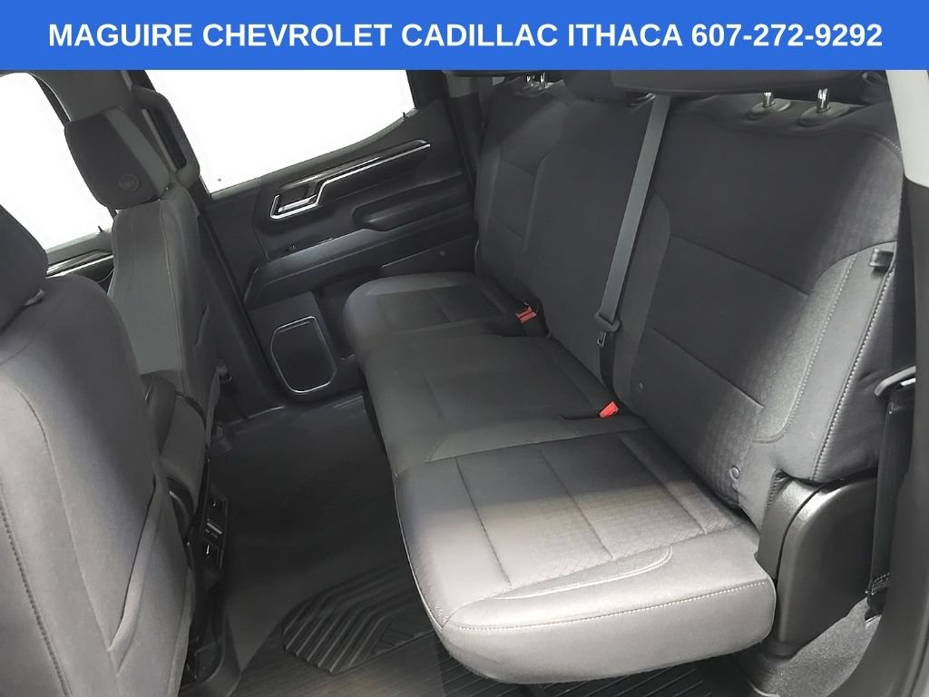 Used 2022 White Chevrolet RST image 31