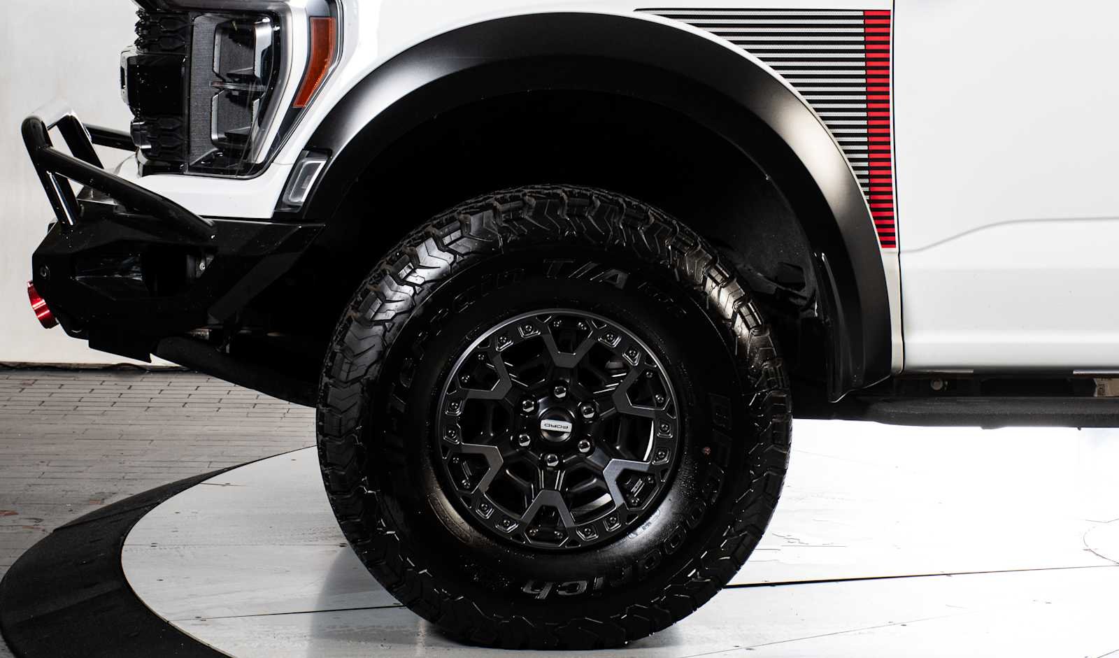 2023 Ford F-150 Raptor - Photo 10