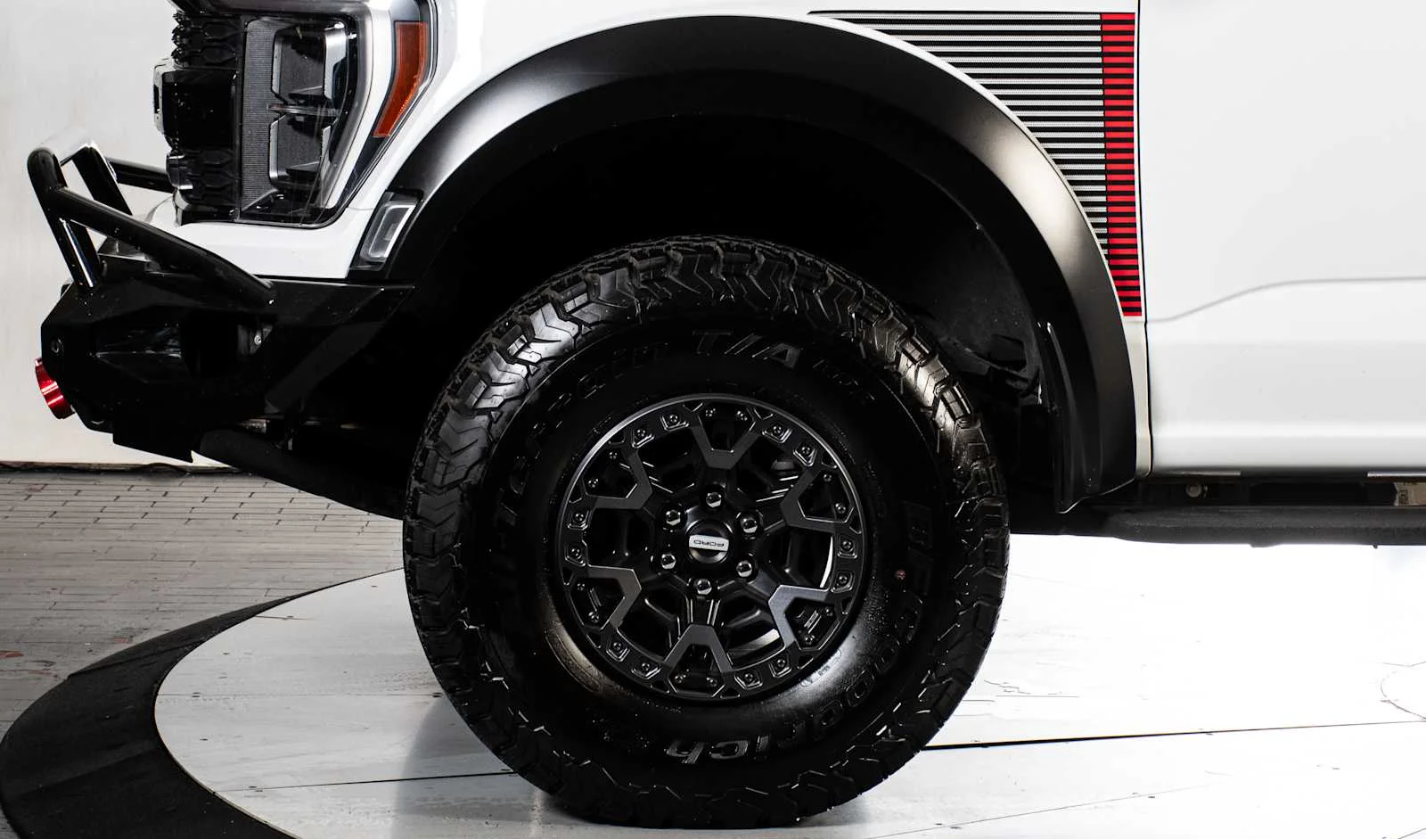 2023 Ford F-150 Raptor - Photo 10