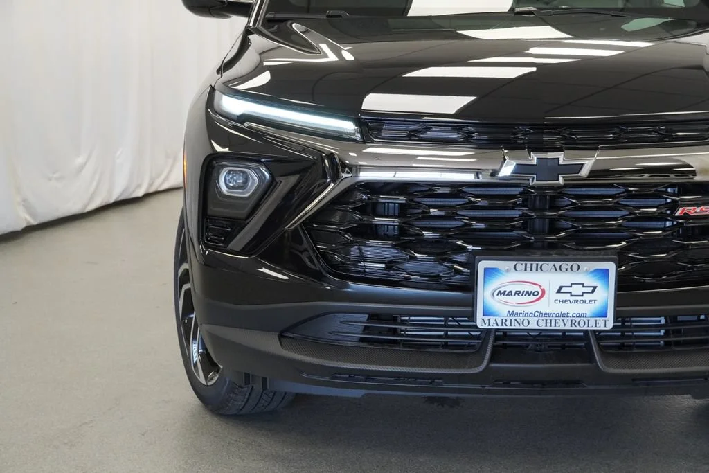 New 2026 Mosaic Black Metallic Chevrolet RS image 32