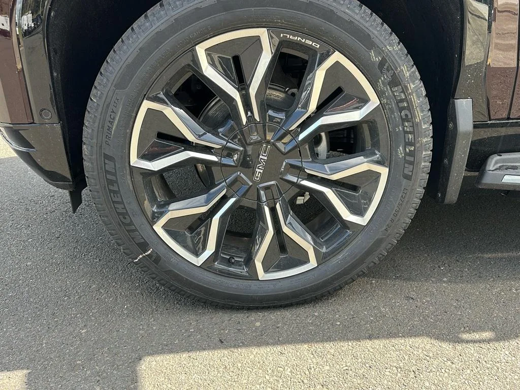 2025 GMC Sierra EV Denali - Photo 13