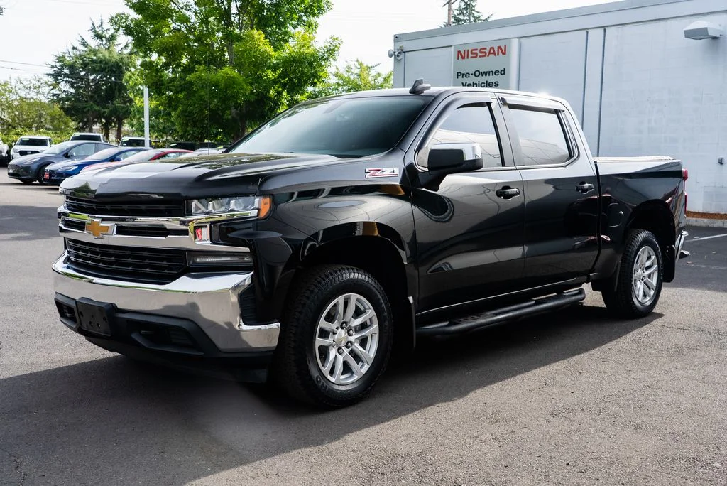Used 2020 Black Chevrolet LT image 3