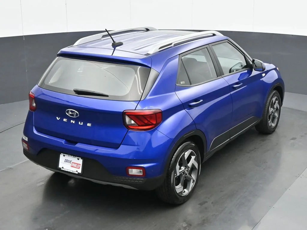 Used 2025 Blue Hyundai SEL image 21
