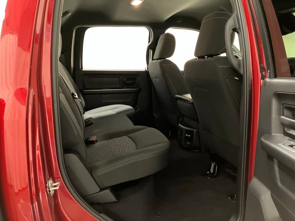 New 2026 Molten Red Pearl-Coat Exterior Paint RAM Tradesman image 17