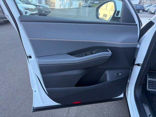 New 2027 White Volkswagen SEL image 12