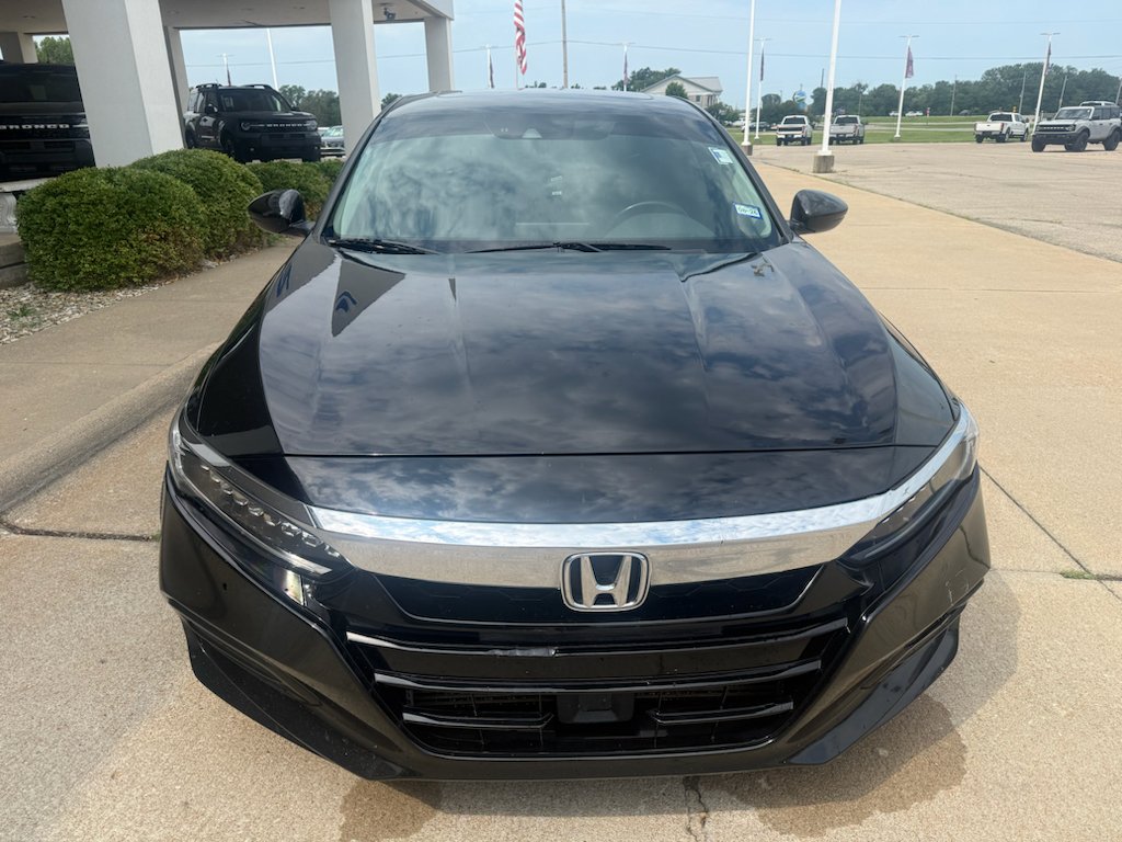 Used 2018 Crystal Black Pearl Honda Touring 1.5T image 7