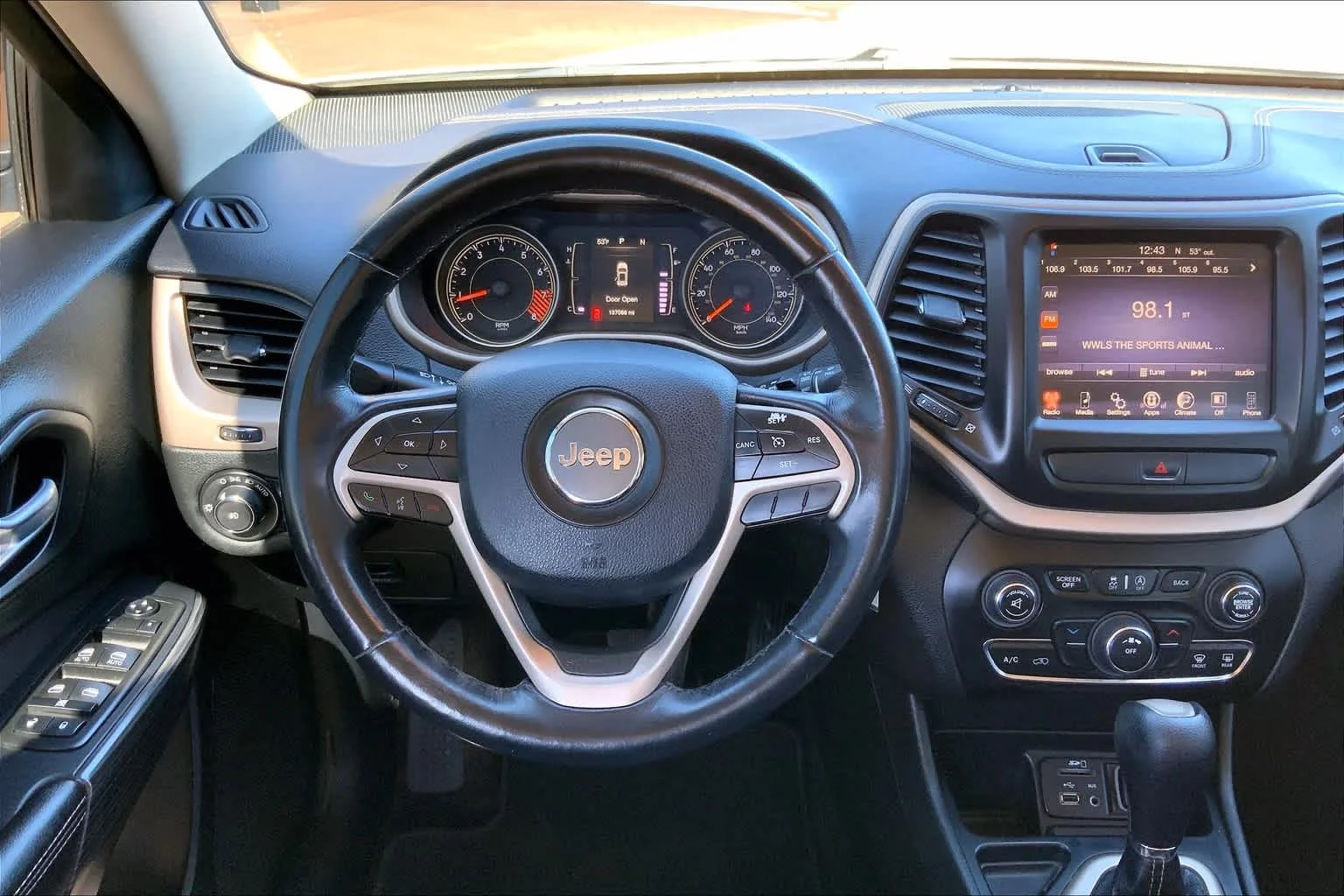 Pre-Owned 2015 Jeep Cherokee Latitude