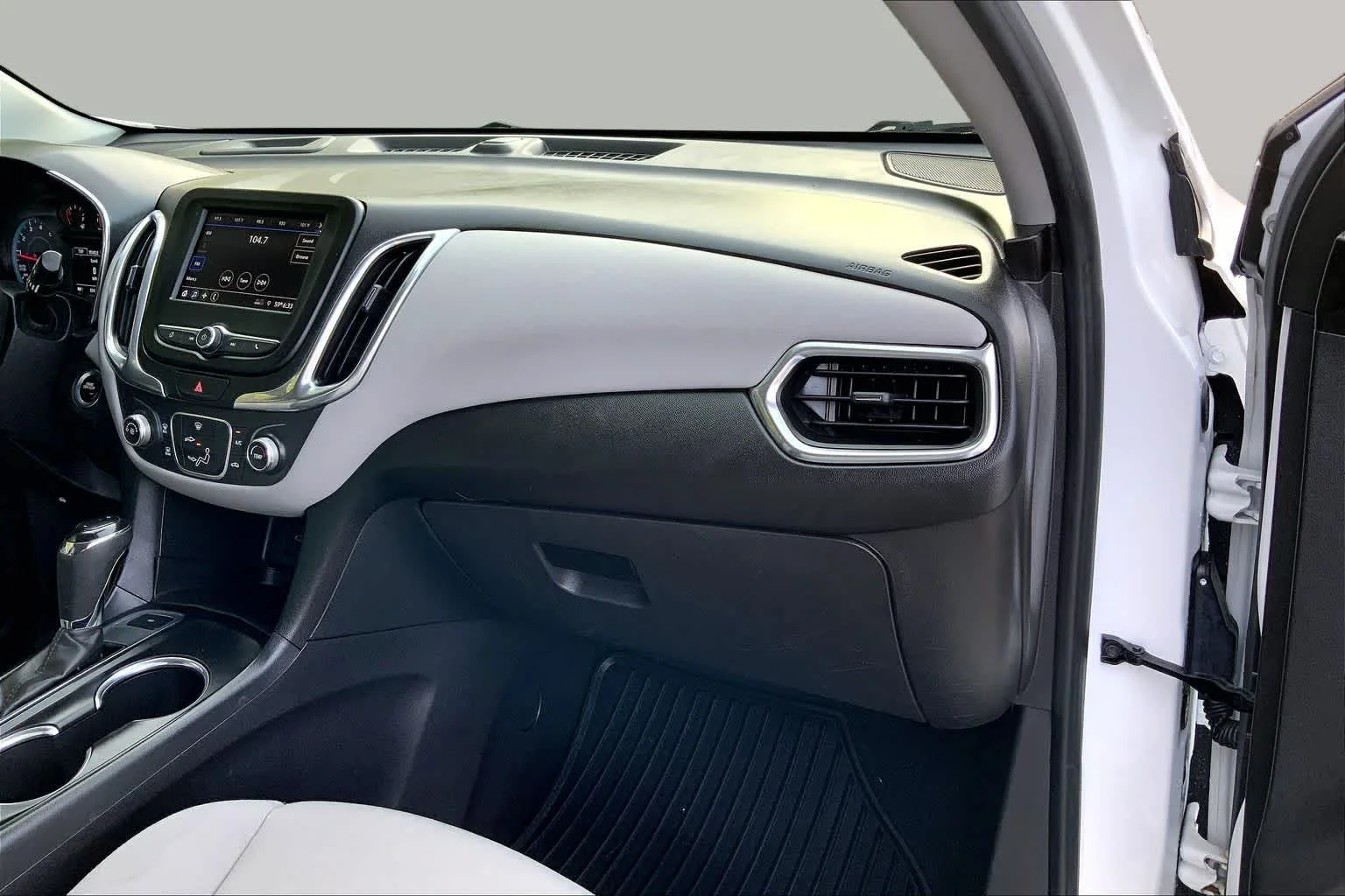 Used 2020 Summit White Chevrolet LS image 19