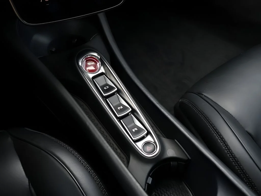 Used 2023 Saros McLaren TechLux image 26