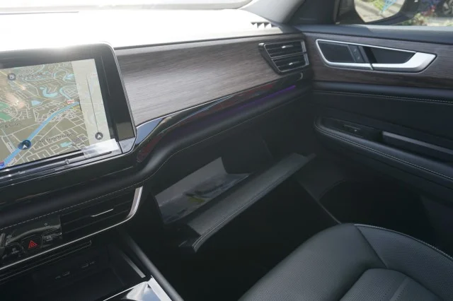 2024 Volkswagen Atlas SEL - Photo 37