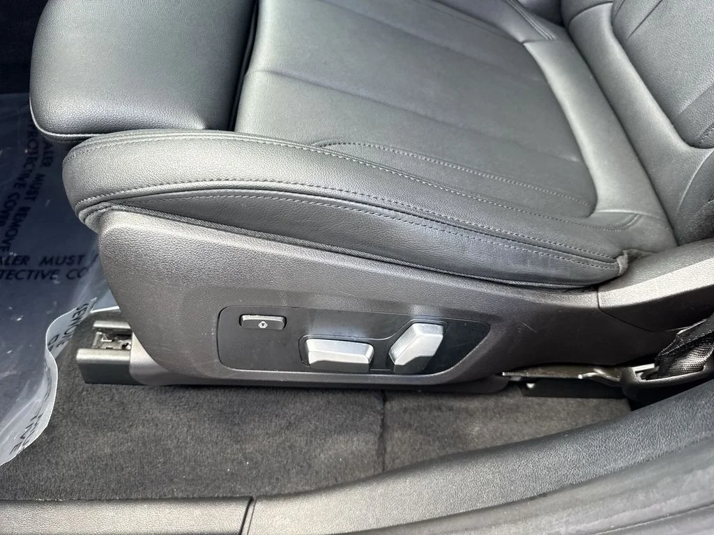 Used 2021 Alpine White BMW sDrive30i image 41