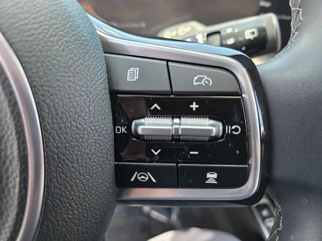 Used 2024 White Pearl Kia X-Line EX image 21