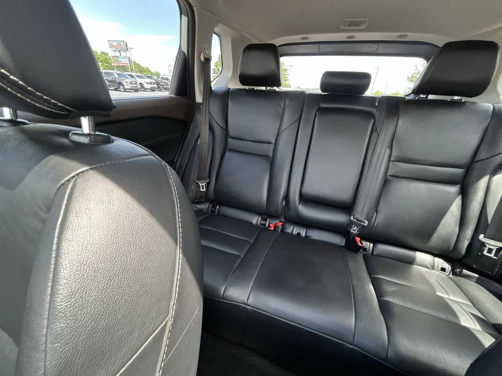 Used 2021 Silver Nissan SL image 14