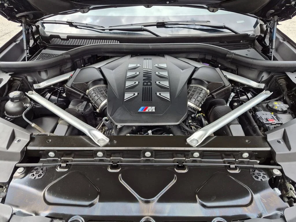 Used 2024 Black BMW M60i image 36