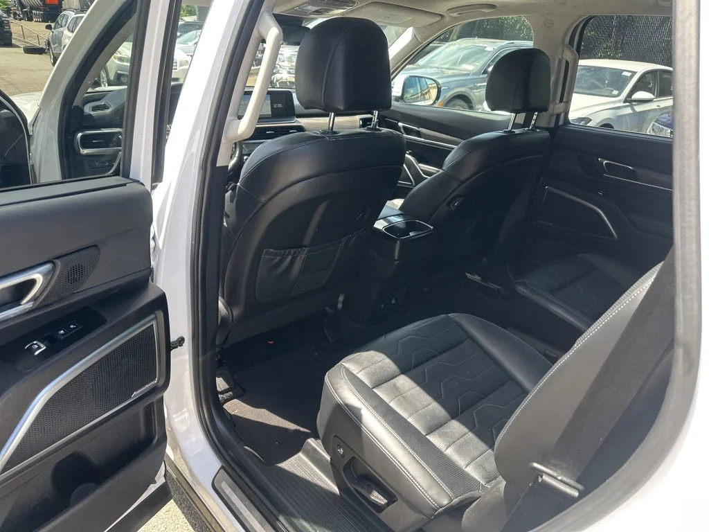 Used 2022 White Kia SX image 24