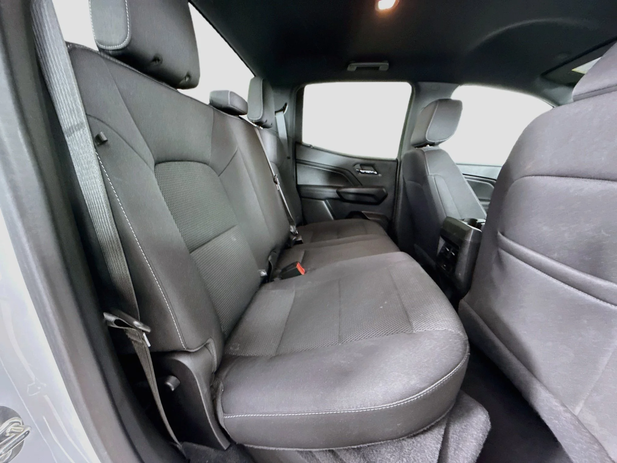 Used 2024 Summit White GMC Elevation image 29