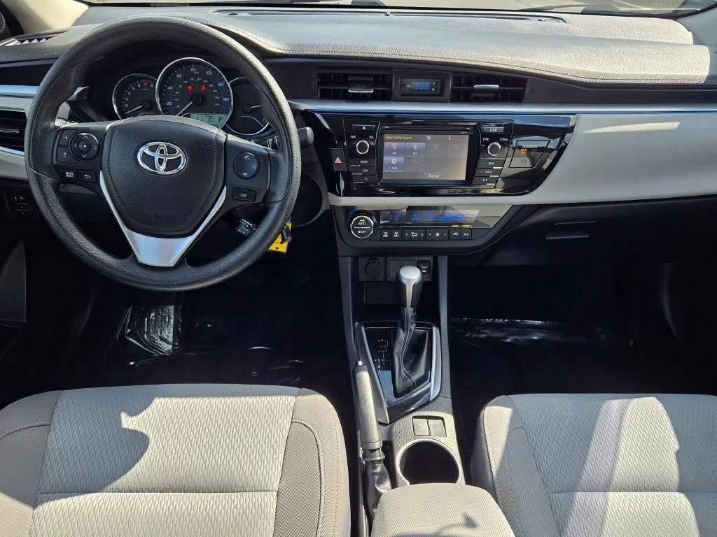 Used 2016 Silver Toyota LE image 15