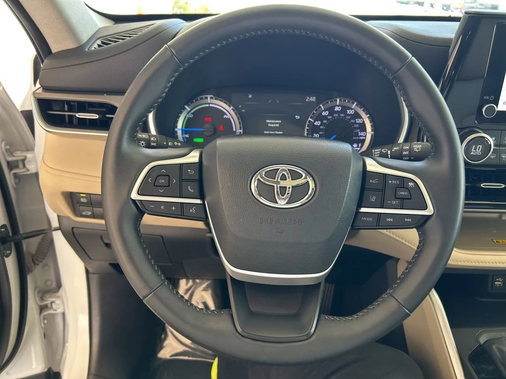 Used 2024 Beige Toyota XLE image 17