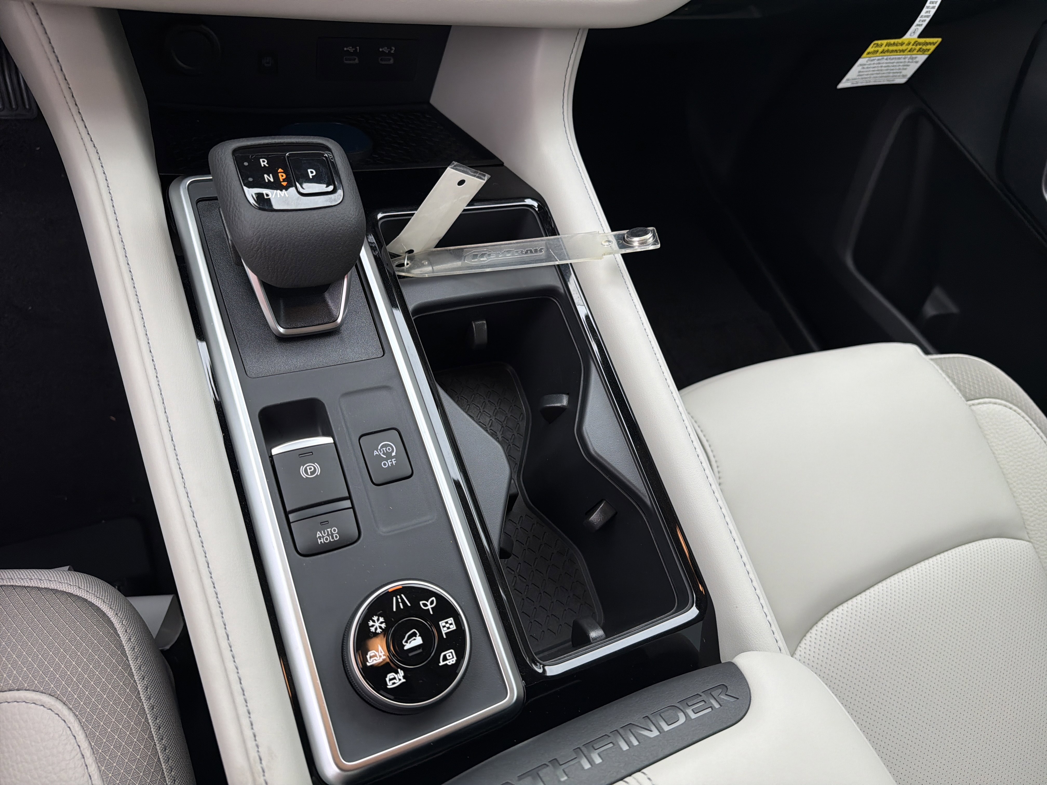 New 2026 Everest White Pearl Tricoat Nissan SL image 33