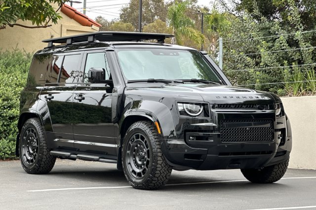 New 2026 Narvik Black Land Rover  image 7