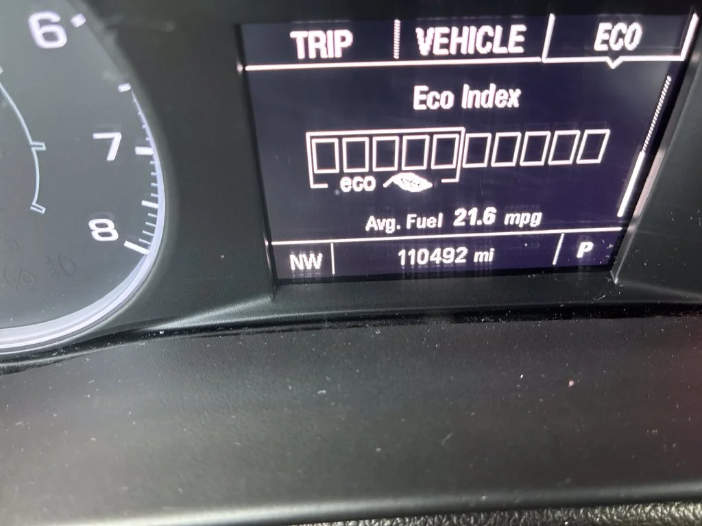 Used 2017 White GMC SLE-2 image 29