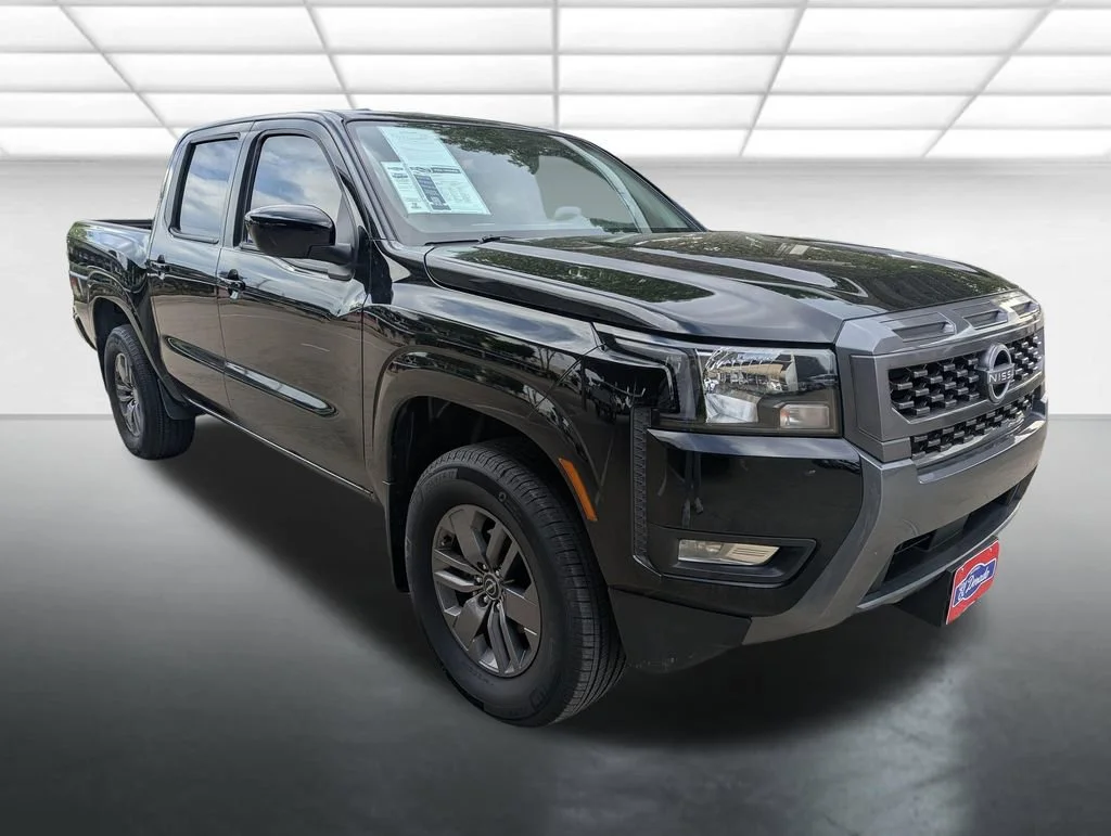 2025 Nissan Frontier SV Crew Cab 4X4 SWB's photo
