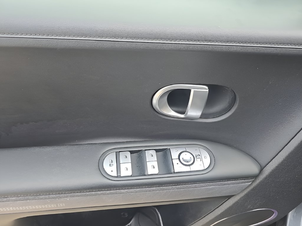 Certified Used 2023 Gray Hyundai SEL image 12