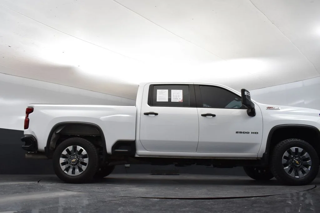 Used 2024 Summit White Chevrolet Custom image 33