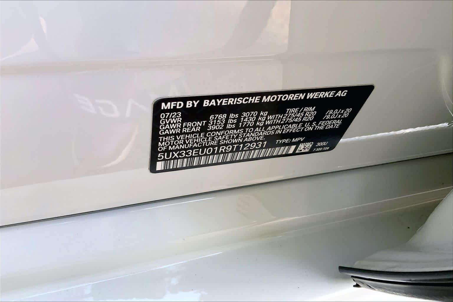 Used 2024 Alpine White BMW M60i image 31