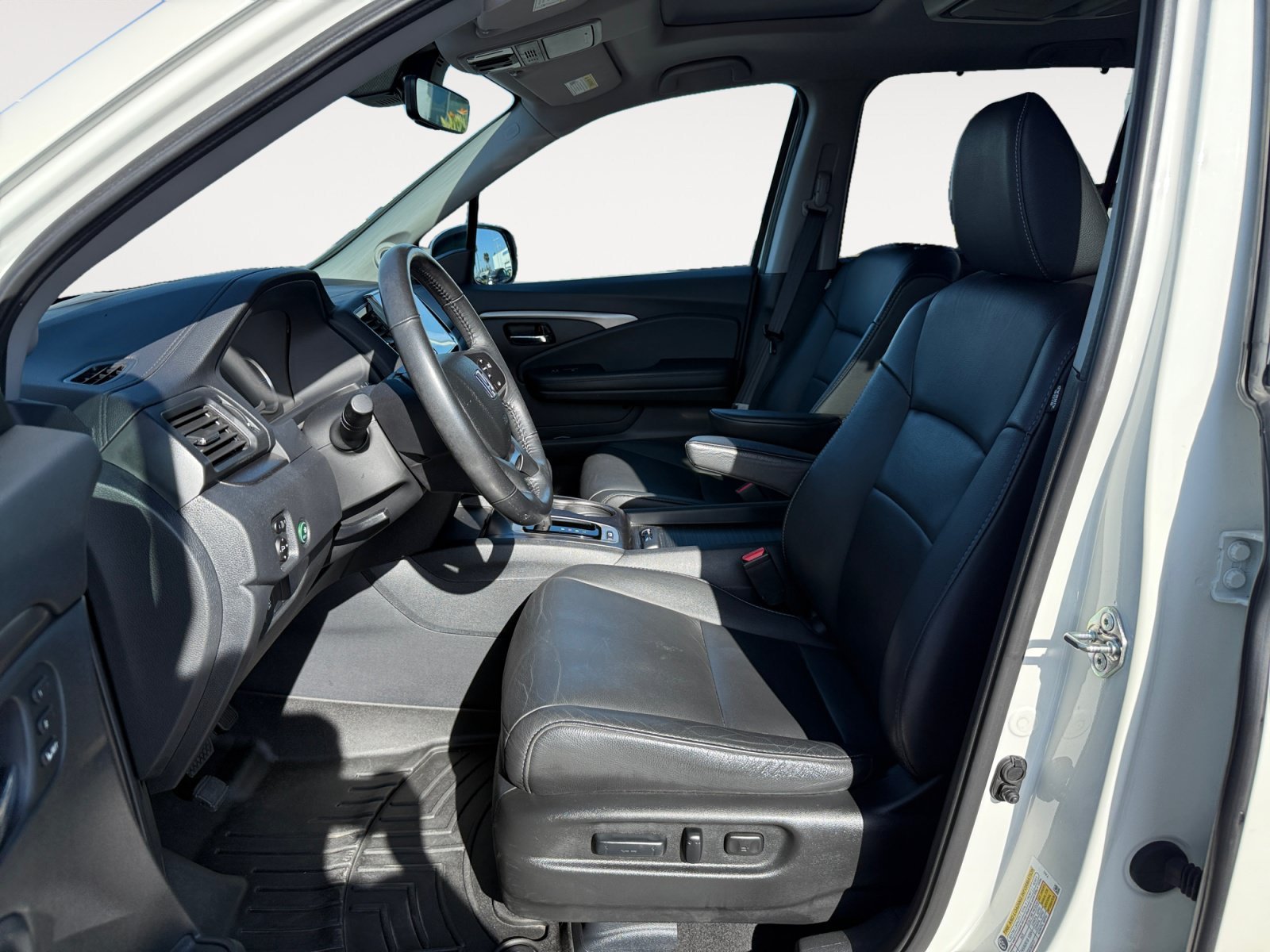 Certified Used 2019 Silver Honda EX-L image 10