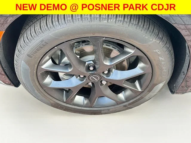 New 2026 Diamond Black Crystal Pearl-Coat Exterior Paint Chrysler Limited image 35