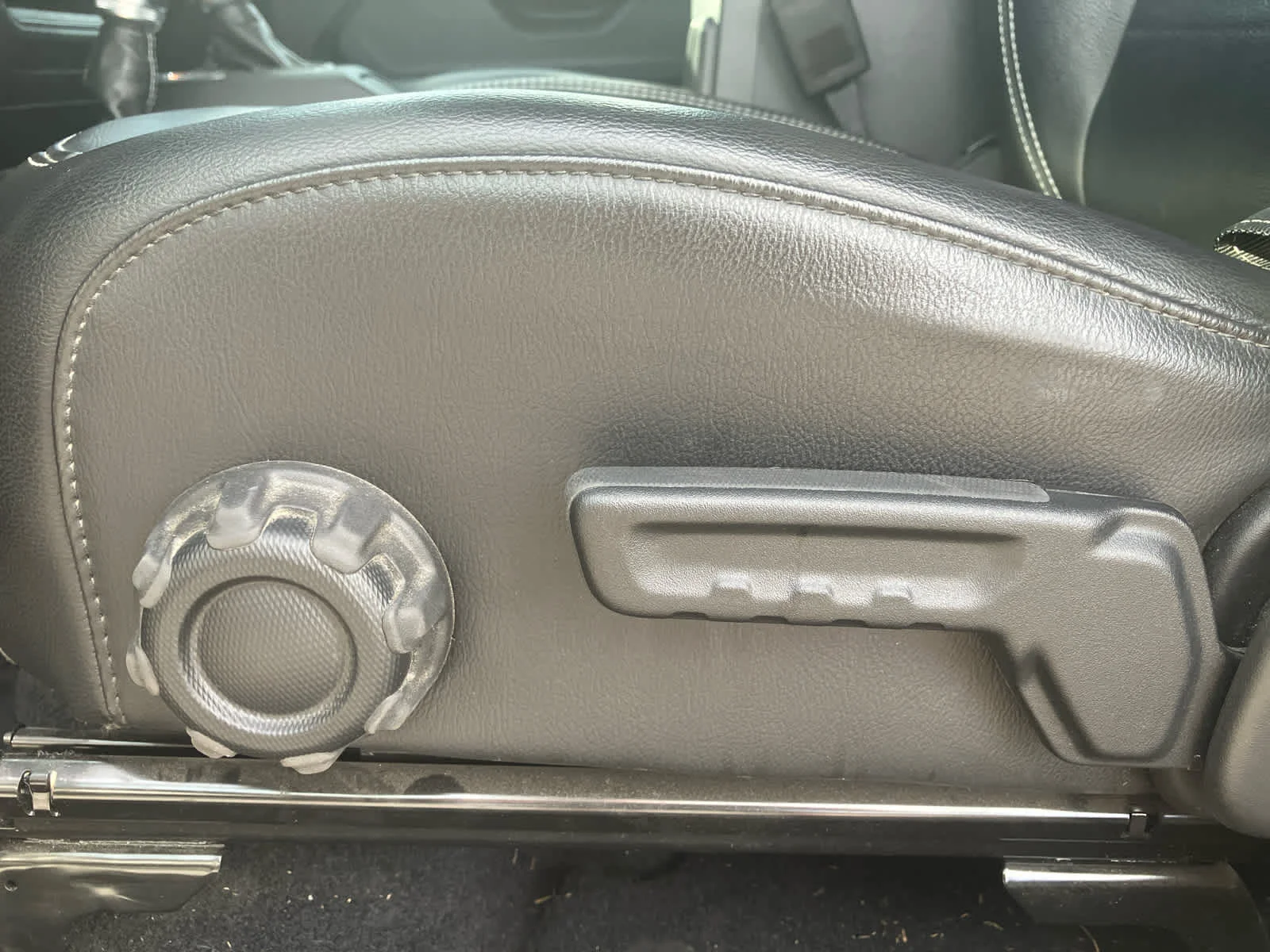 Used 2023 Sting-Gray Clearcoat Jeep Sahara image 12