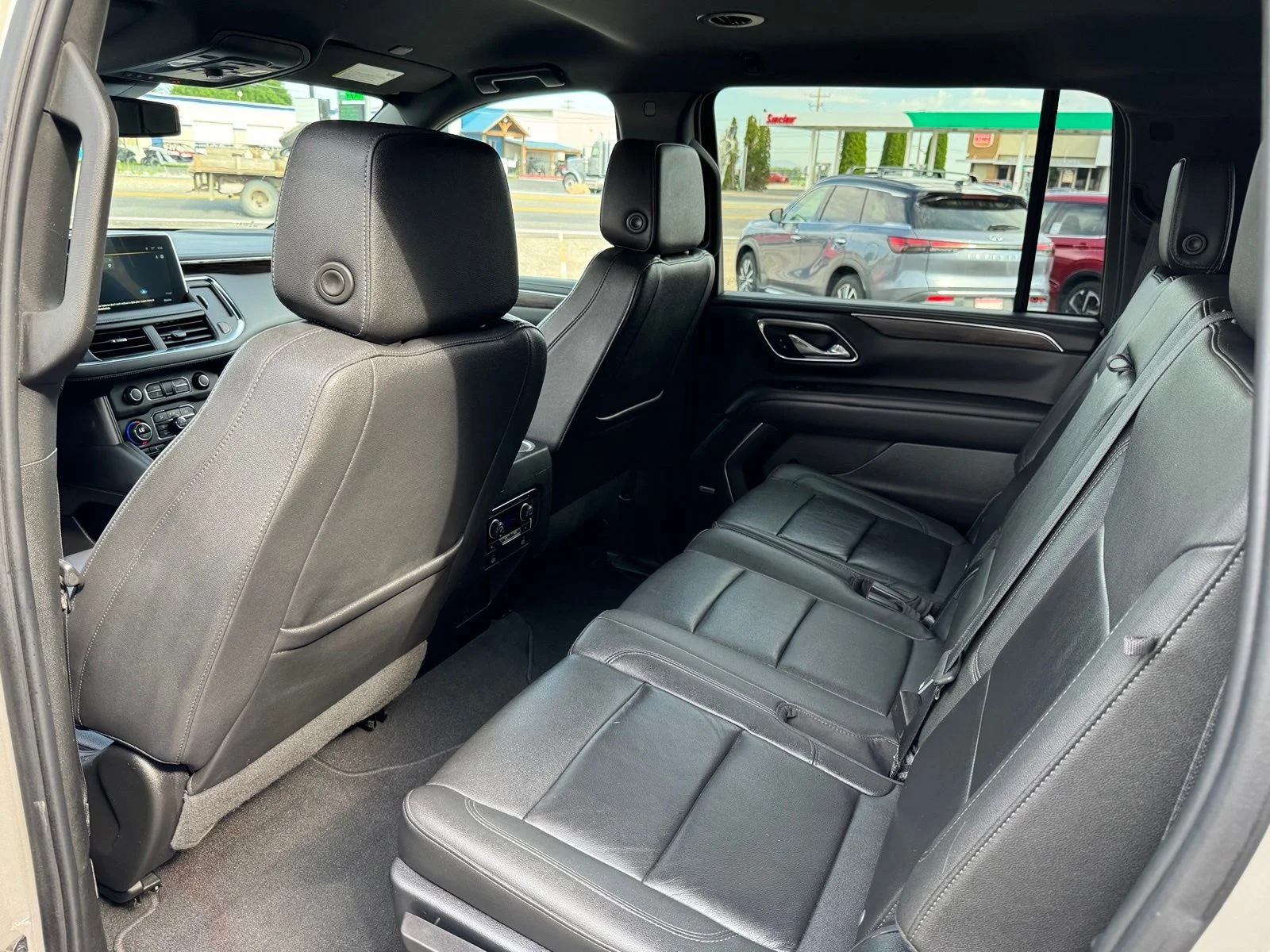 Used 2023 Beige Chevrolet Z71 image 30