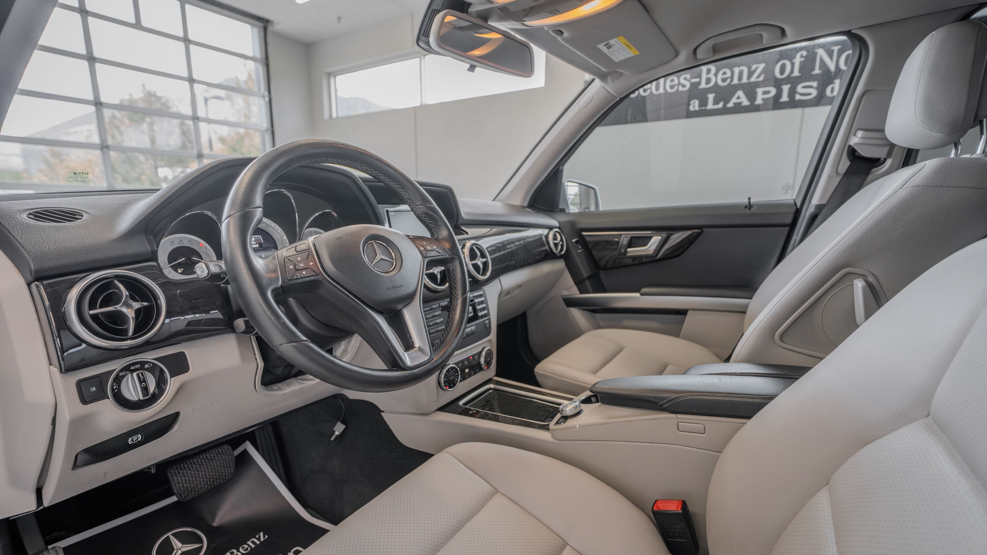 Used 2015 Diamond Silver Mercedes-Benz GLK 250 image 6