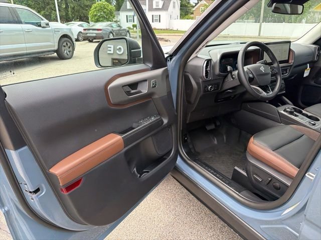 Used 2025 Gray Ford Outer Banks image 10