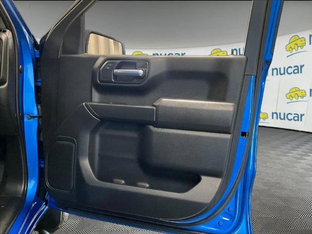 Used 2023 Blue Chevrolet Custom image 12