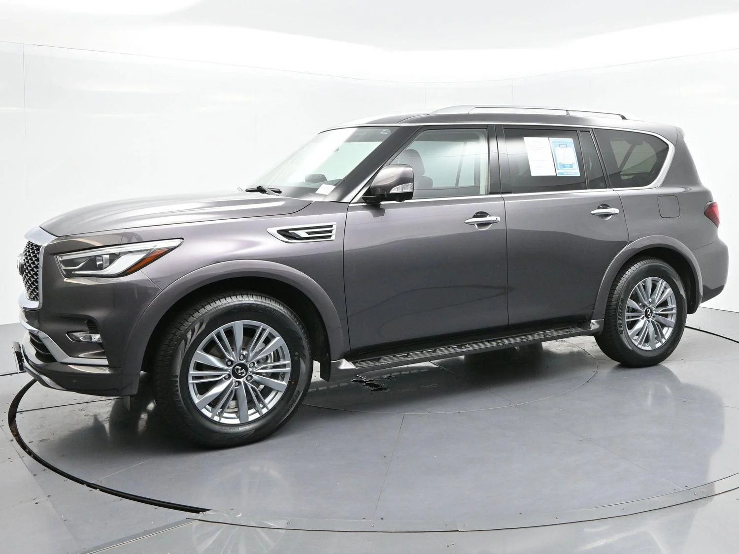 Used 2024 Anthracite Gray INFINITI LUXE image 3