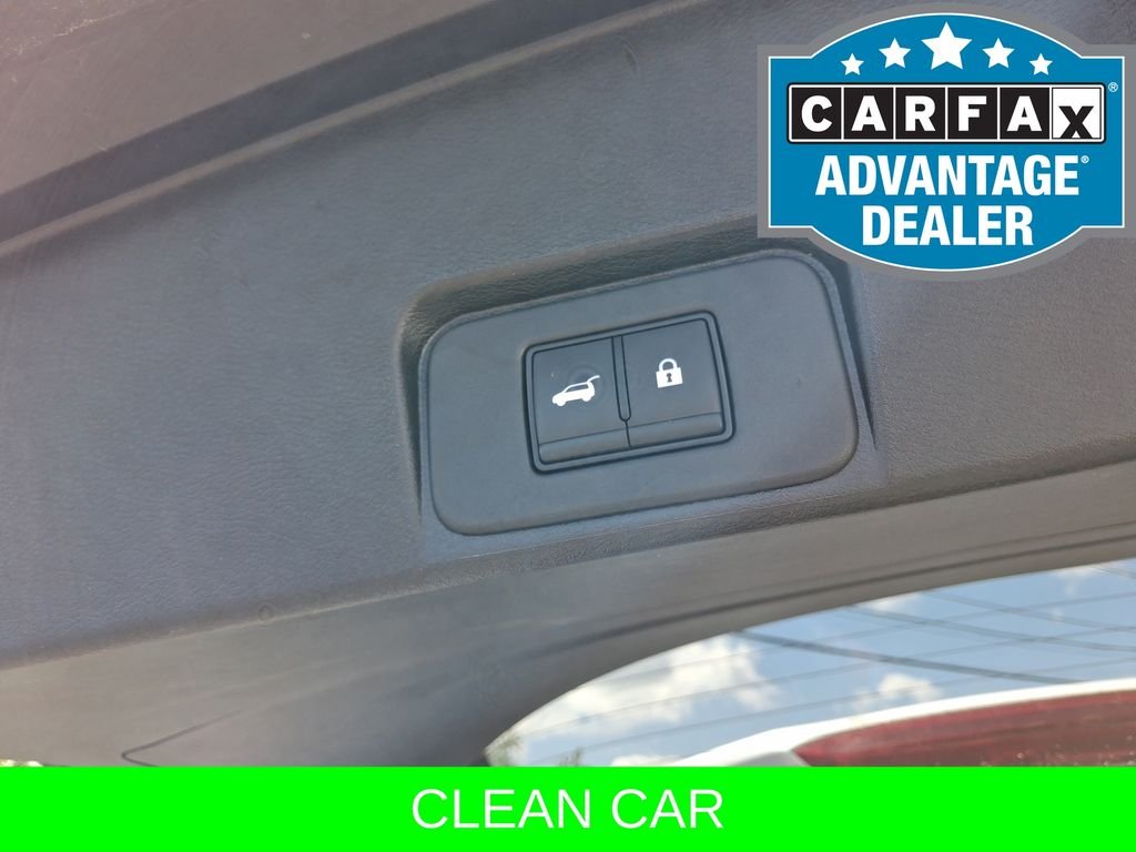 Used 2024 White Nissan SL image 9