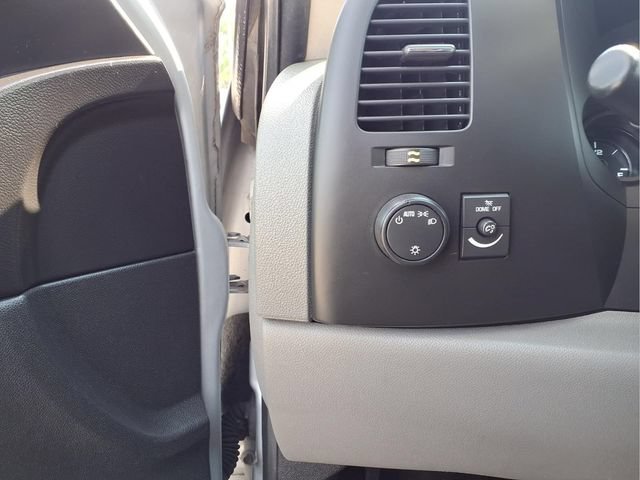 Used 2013 SILVER ICE METALLIC Chevrolet LS image 8
