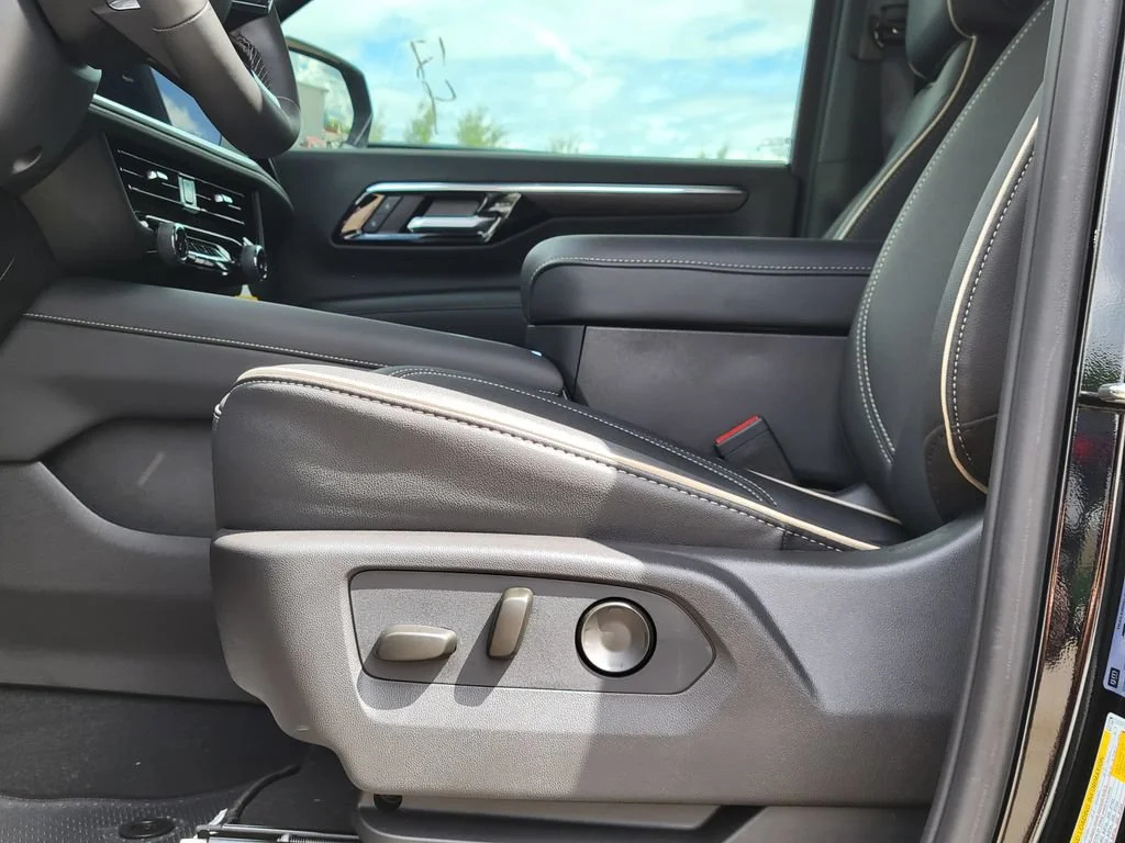 2026 Chevrolet Suburban Premier - Photo 25