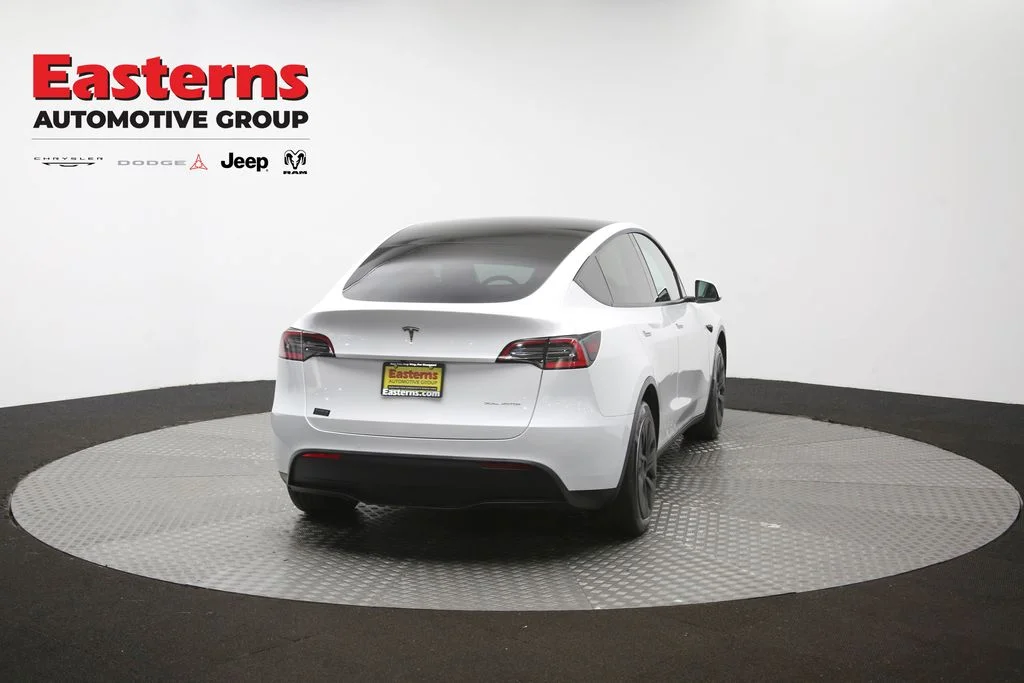 Used 2021 White Tesla Long Range image 32