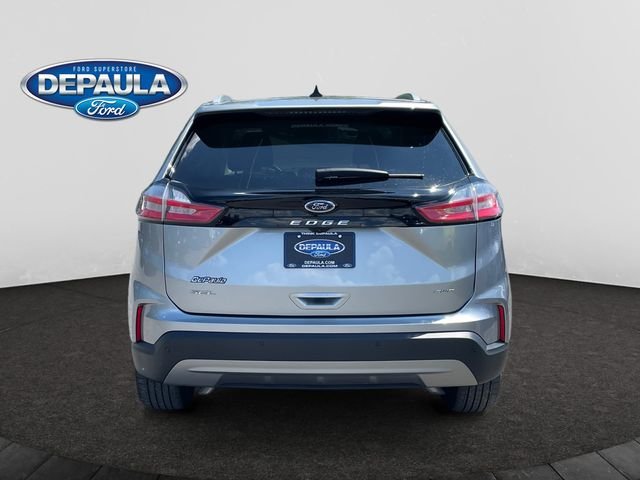 Used 2024 Silver Metallic Ford SEL image 5