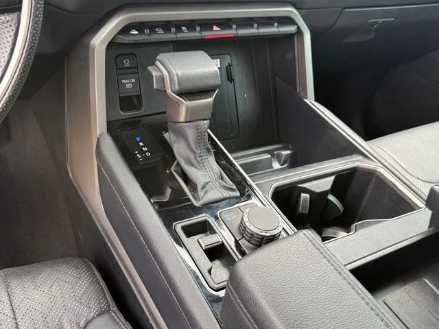 Used 2024  Toyota Limited image 19