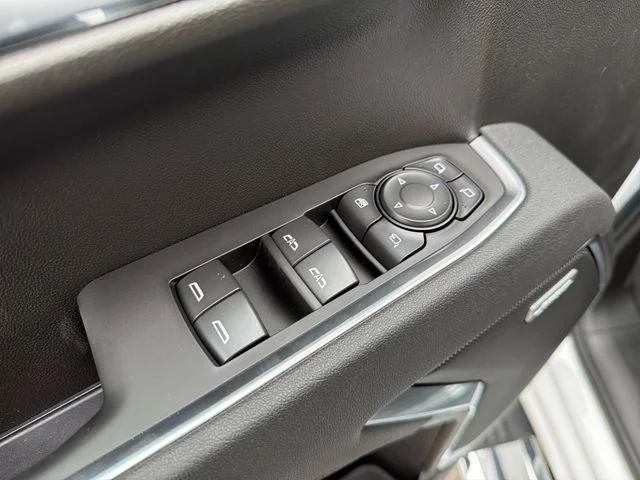 2026 GMC Sierra 1500 SLT - Photo 17