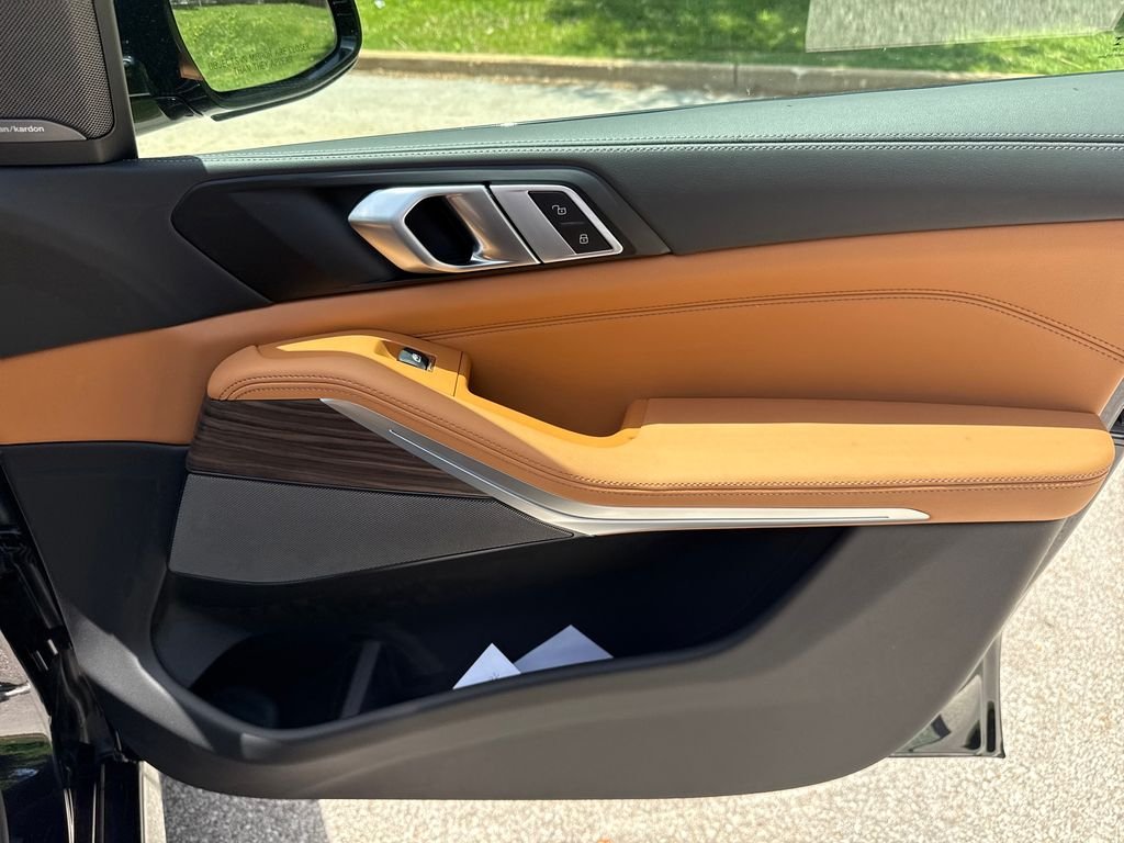 New 2026 Black BMW xDrive40i image 28