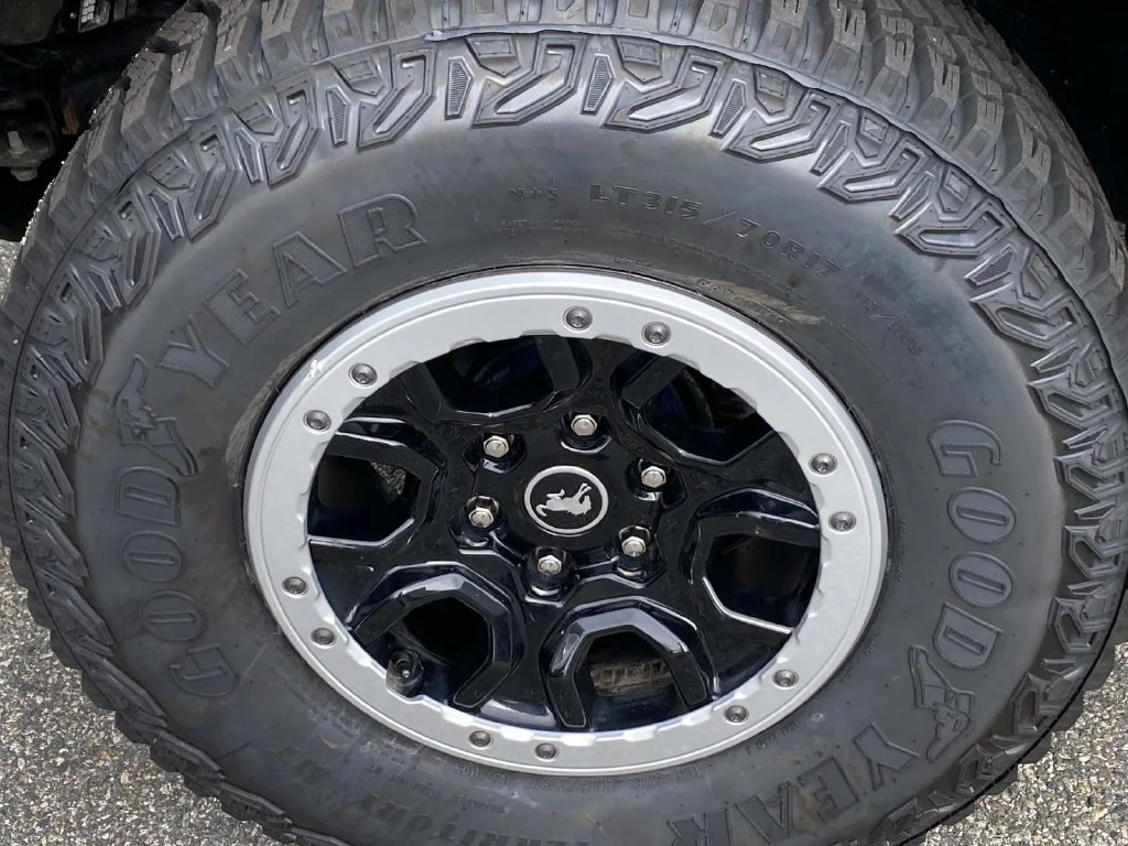 Used 2023 Gray Ford Badlands image 28