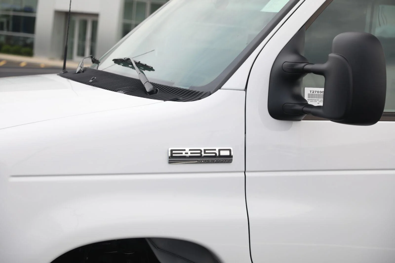 New 2027 Oxford White Ford E-350 SRW image 6