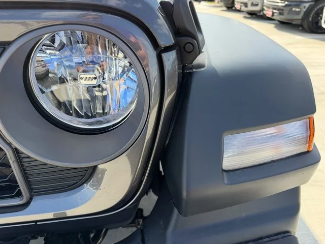 New 2026 Granite Crystal Metallic Clear-Coat Exterior Paint Jeep Sport image 9
